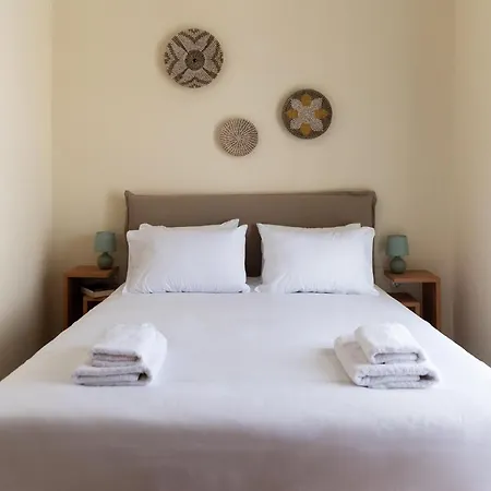 Destino Overlooking The Venetian Port Of Chania Apartment