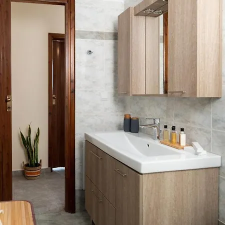 Apartment Destino Overlooking The Venetian Port Of Chania