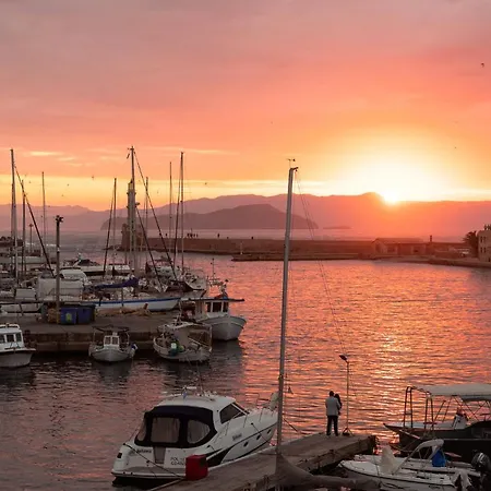 Destino Overlooking The Venetian Port Of Chania Apartment