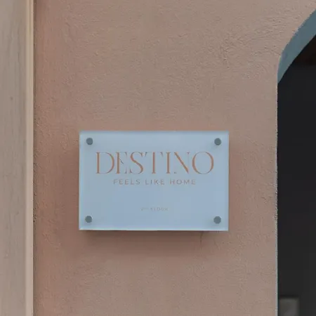 Apartment Destino Overlooking The Venetian Port Of Chania *
