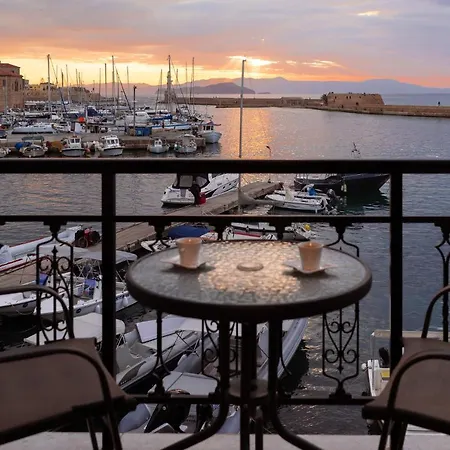 Apartment Destino Overlooking The Venetian Port Of Chania *