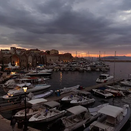 Apartment Destino Overlooking The Venetian Port Of Chania *
