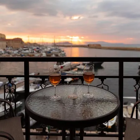 Apartment Destino Overlooking The Venetian Port Of Chania *