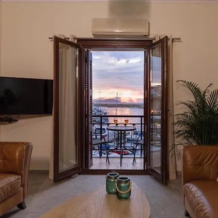 Destino Overlooking The Venetian Port Of Chania Apartment