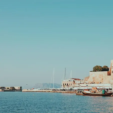 Apartment Destino Overlooking The Venetian Port Of Chania *
